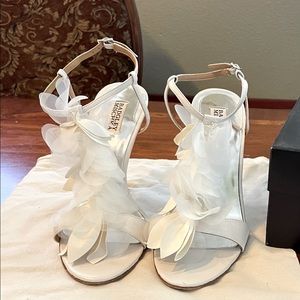 Badgley Mischka T-Strap Ivory Sandals